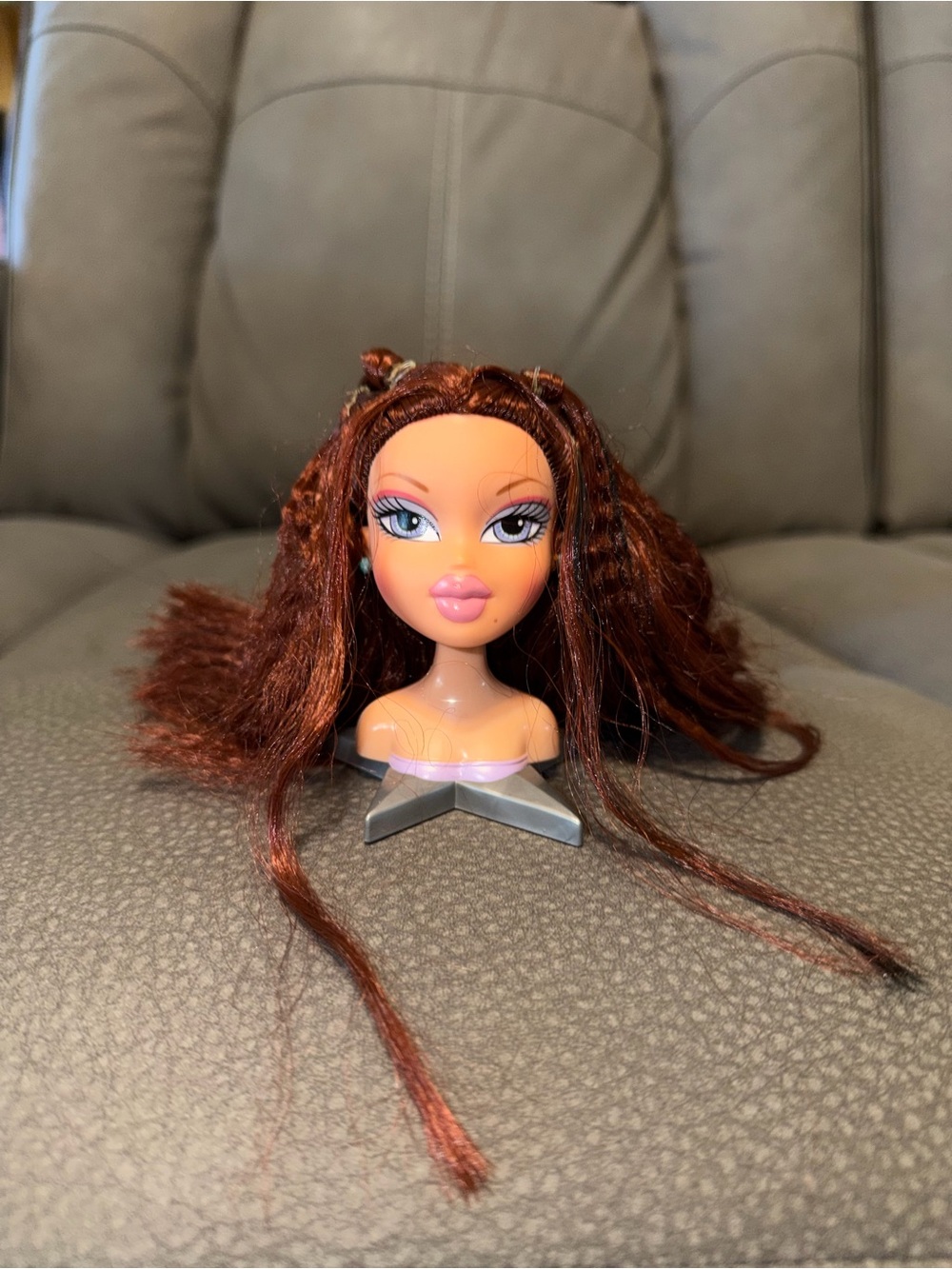 Bratz Roxxi Head Gamez - hair originally styled but needs new elastics